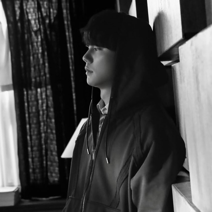 Latest photo of Lee Junyoung