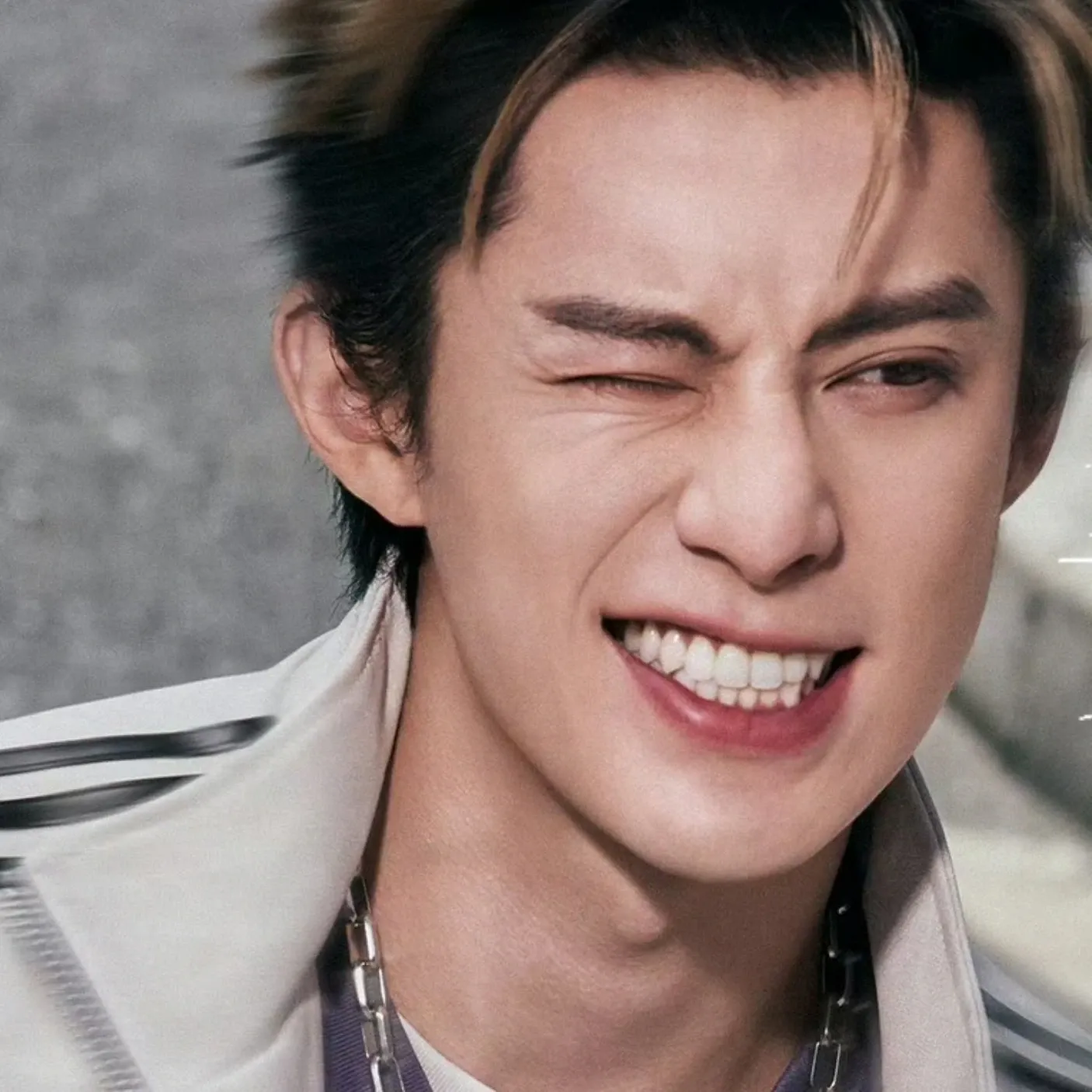 A moment captured by a fan of Dylan Wang