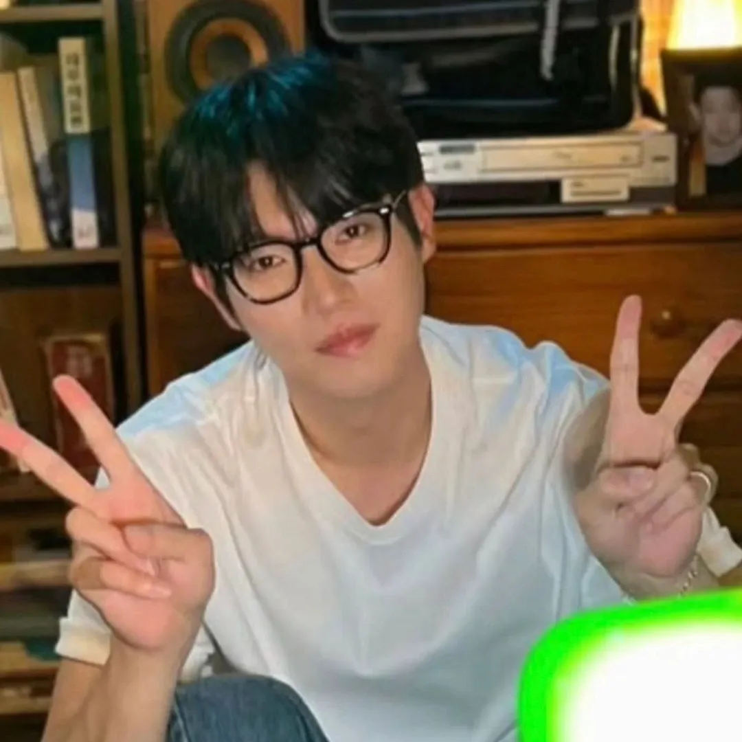 Recent activity shot of Son Taejin