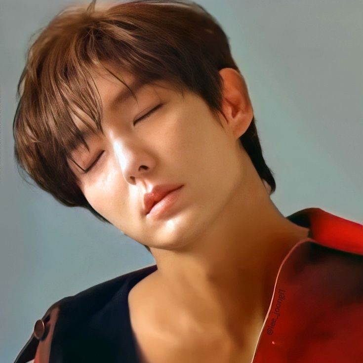 Latest photo of Lee Joongi