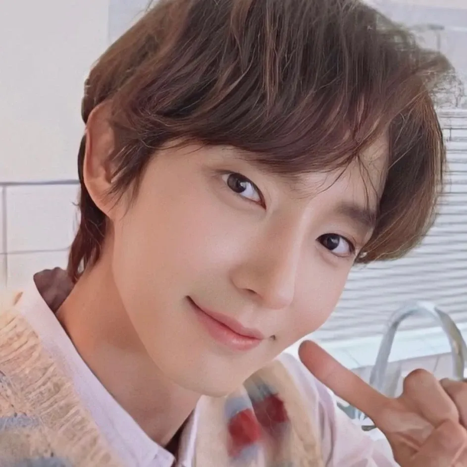 Recent activity shot of Lee Joongi