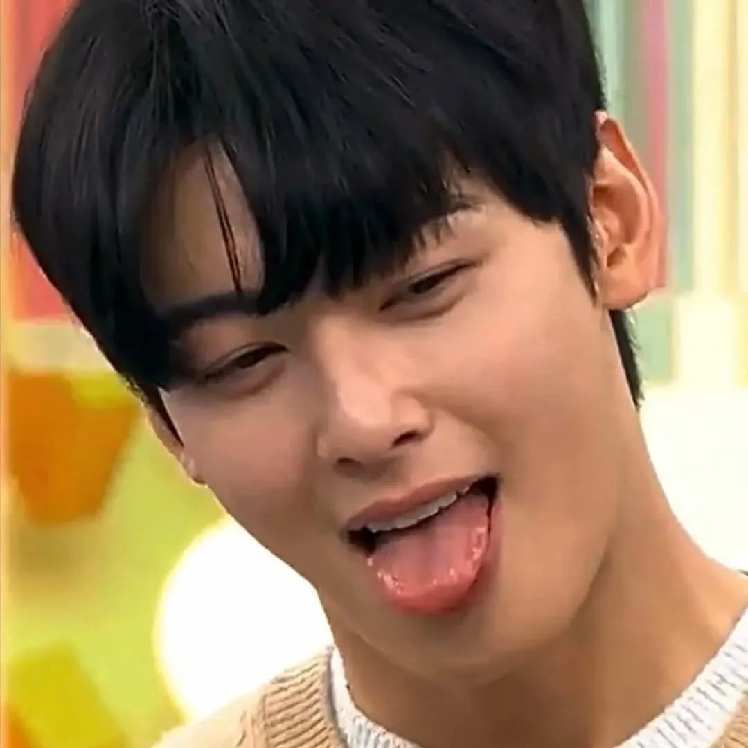 Latest photo of Cha Eunwoo