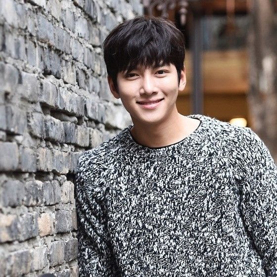 지창욱 최근 활동샷