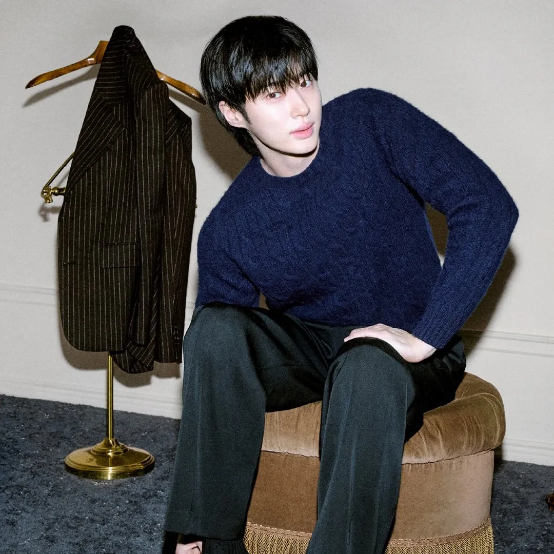 Behind-the-scenes cut of Byeon Wooseok