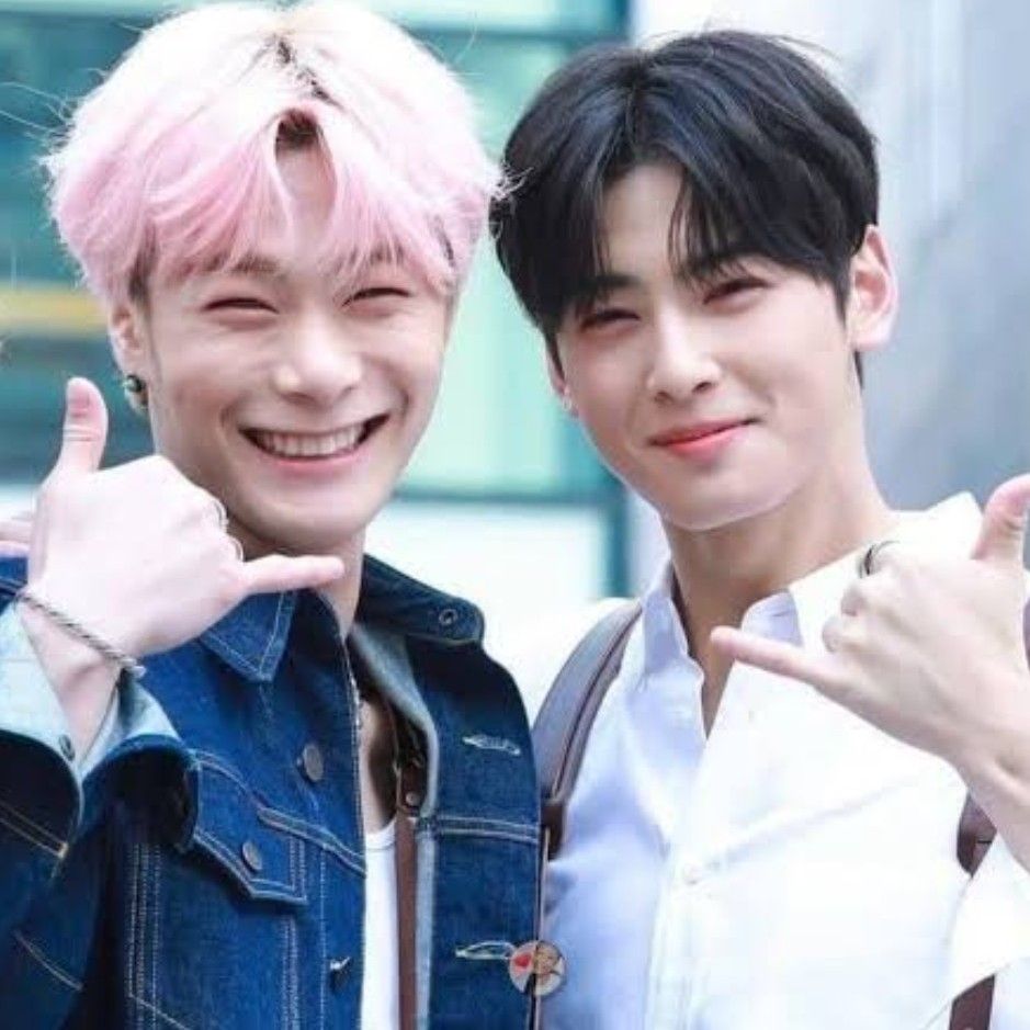 Recent activity shot of Cha Eunwoo