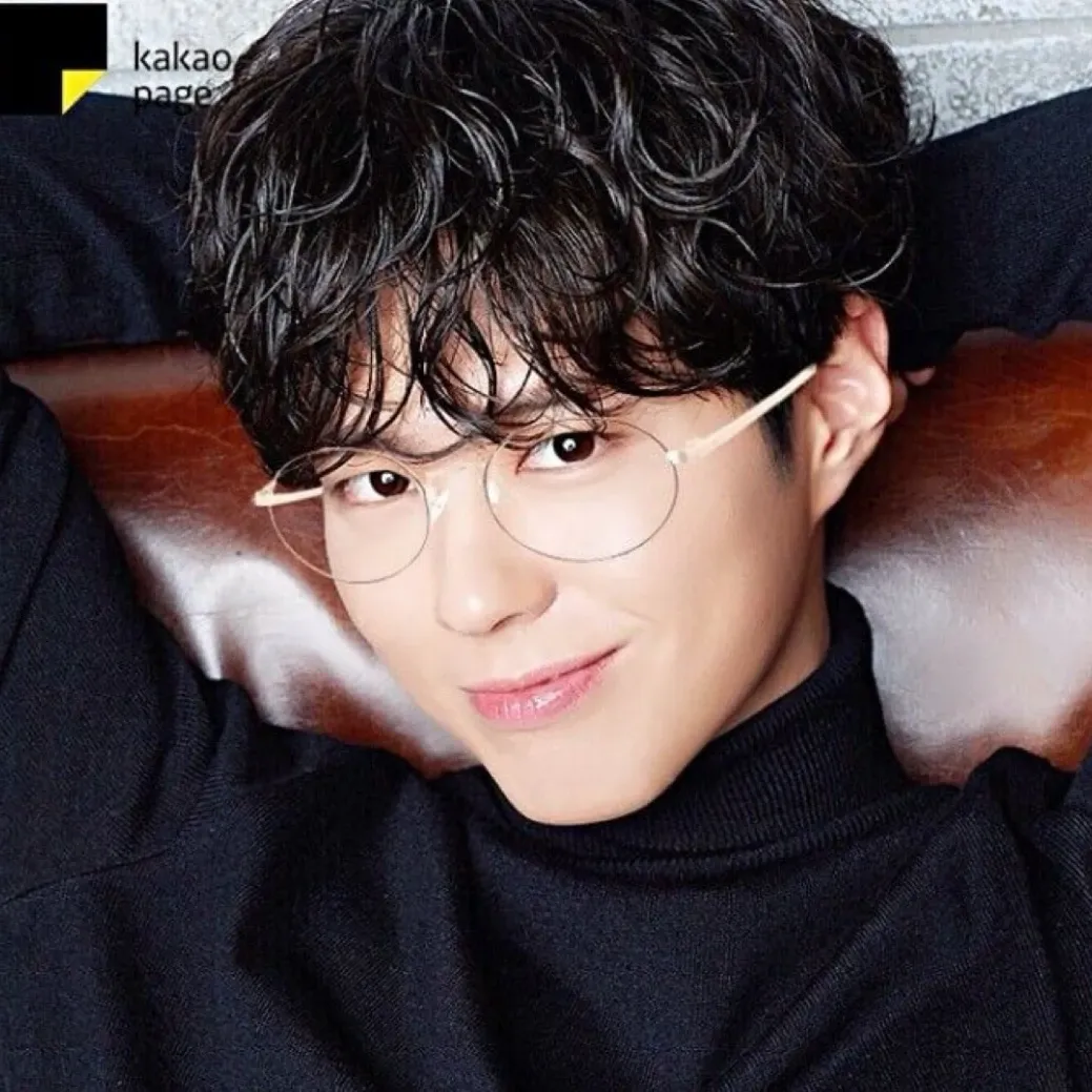 Recent activity shot of Park Bogum