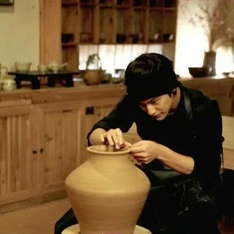 Behind-the-scenes cut of Kim Bum
