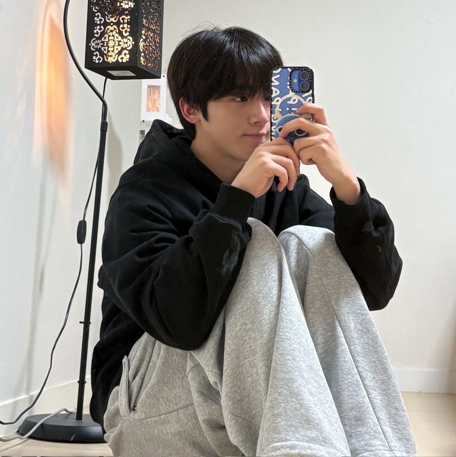 Behind-the-scenes cut of Kim Yohan