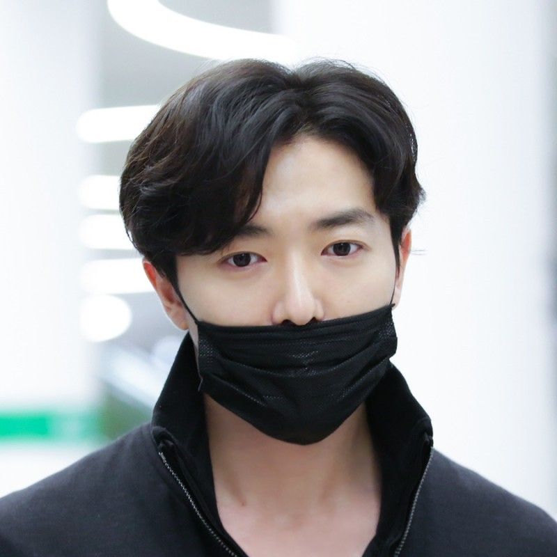 粉絲拍下的金材昱瞬間