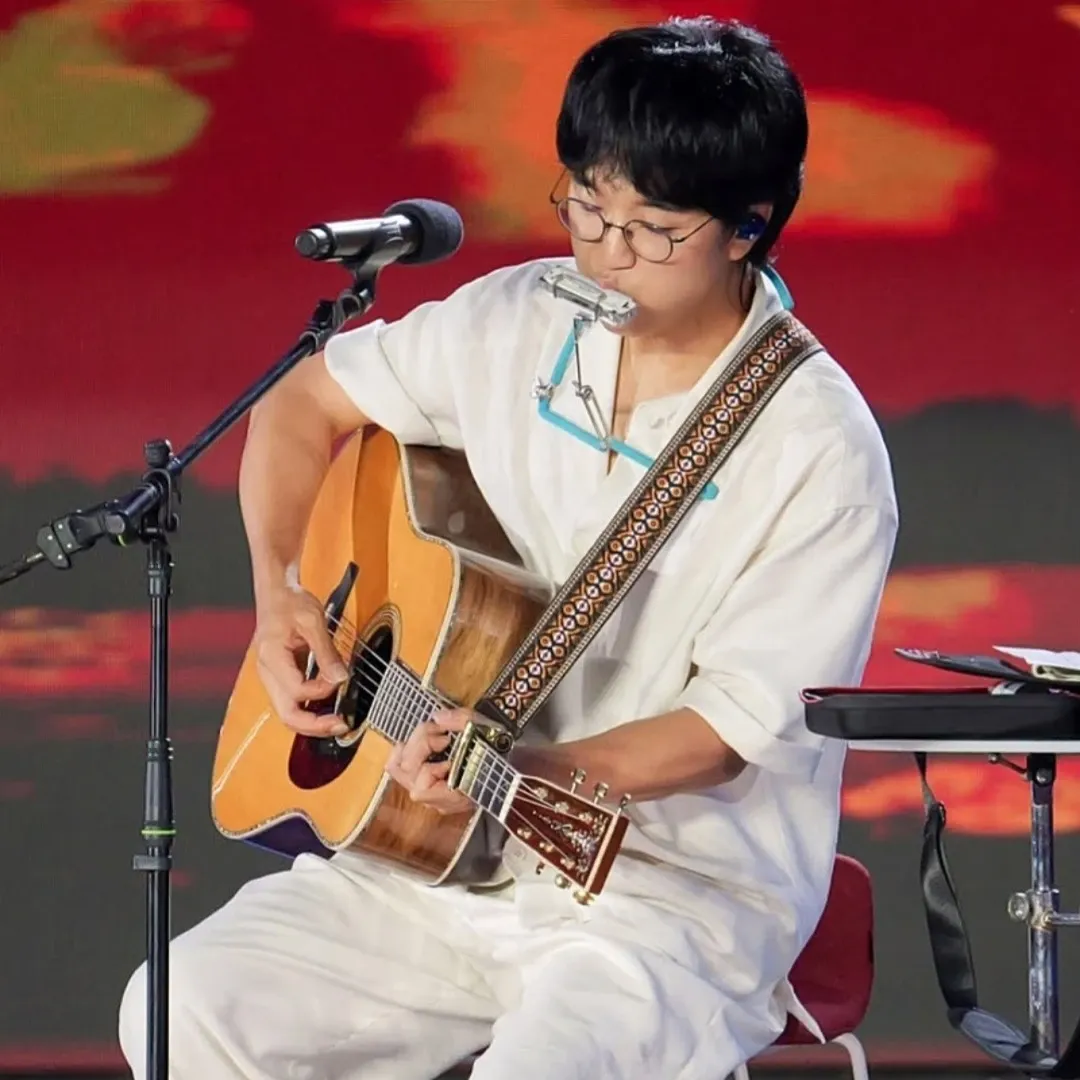 Recent activity shot of Bak Changgeun
