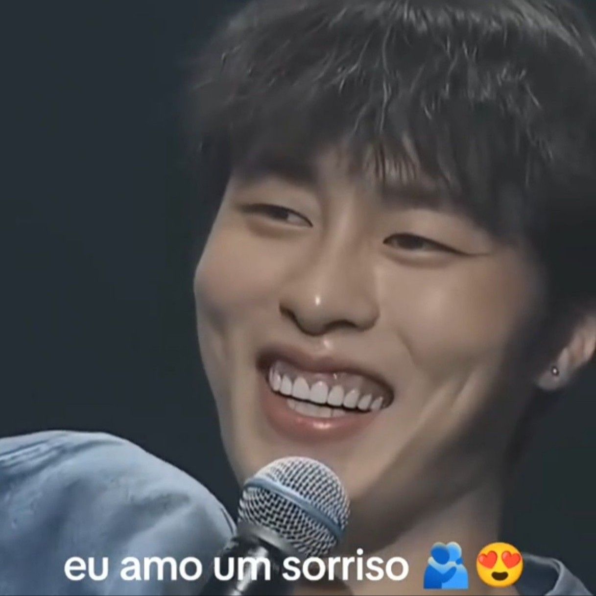 Behind-the-scenes cut of Lee Jaewook