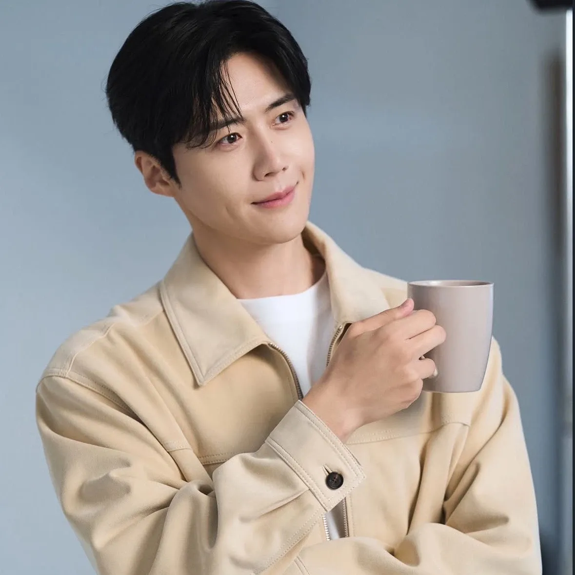 Behind-the-scenes cut of Kim Seonho