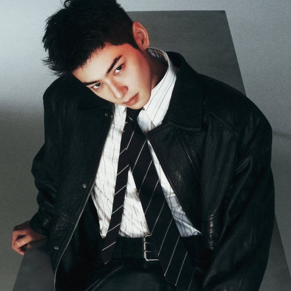 Recent activity shot of Cha Eunwoo