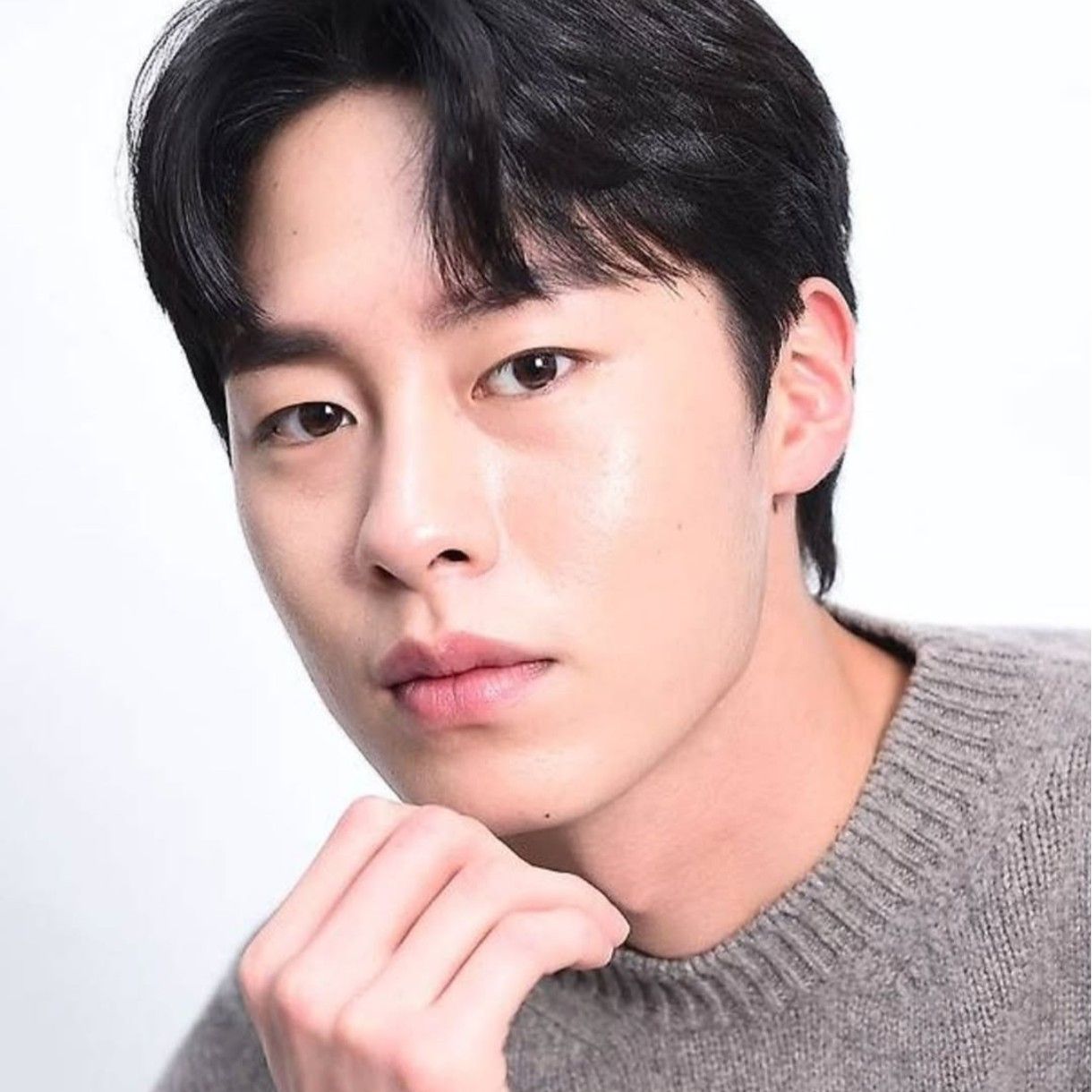 Behind-the-scenes cut of Lee Jaewook