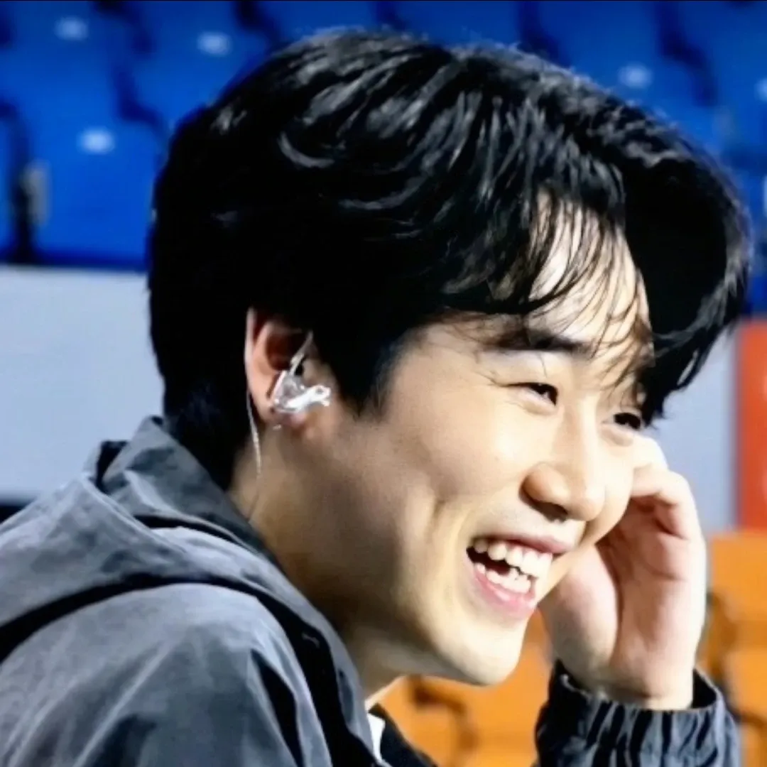 A moment captured by a fan of Hwang Youngwoong