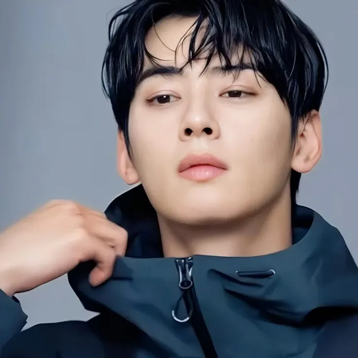 Recent activity shot of Cha Eunwoo