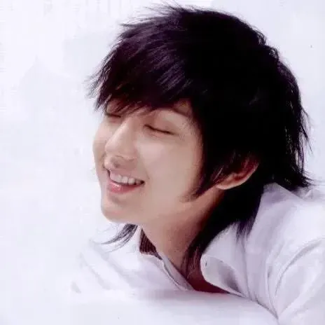 Recent activity shot of Lee Joongi