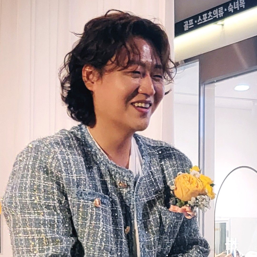 Behind-the-scenes cut of Min Soohyun