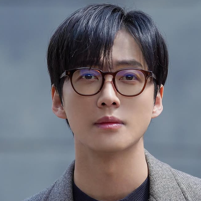 Latest photo of Namkoong Min
