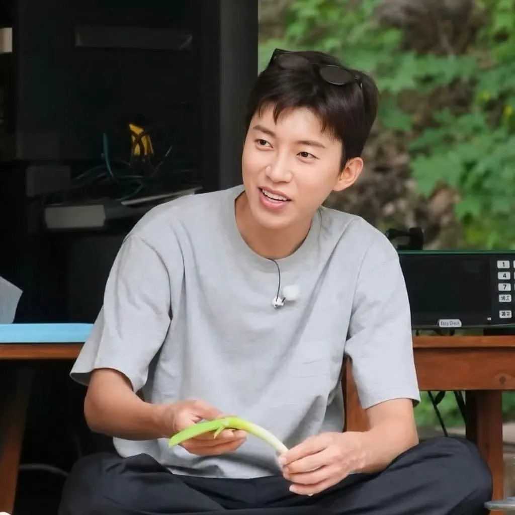 Momen yang diabadikan oleh penggemar Lim Youngwoong