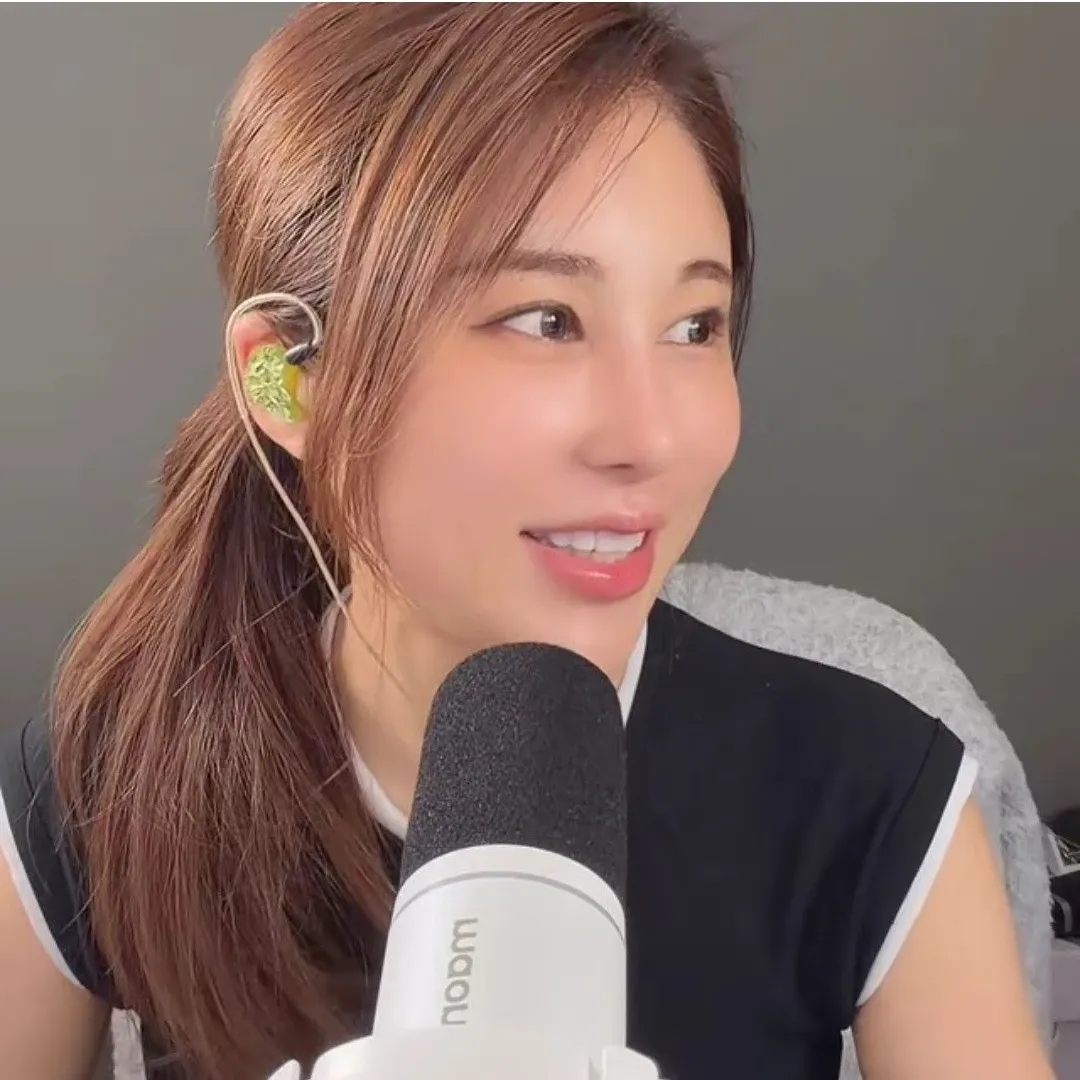 Cuplikan di balik layar dari Kim Soyou