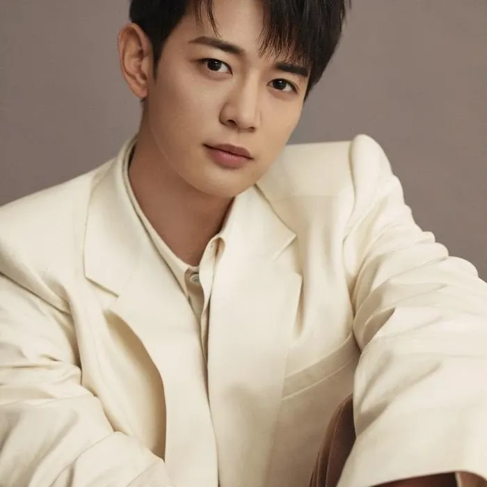 Behind-the-scenes cut of Choi Minho