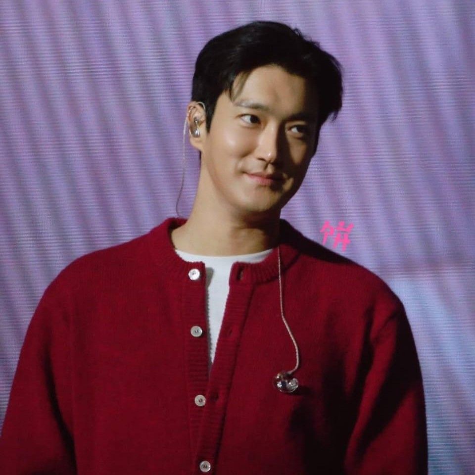 Latest photo of Choi Siwon