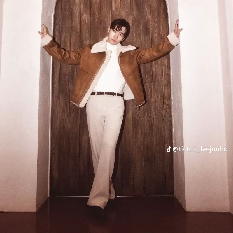 Foto kegiatan terbaru dari Lee Junho
