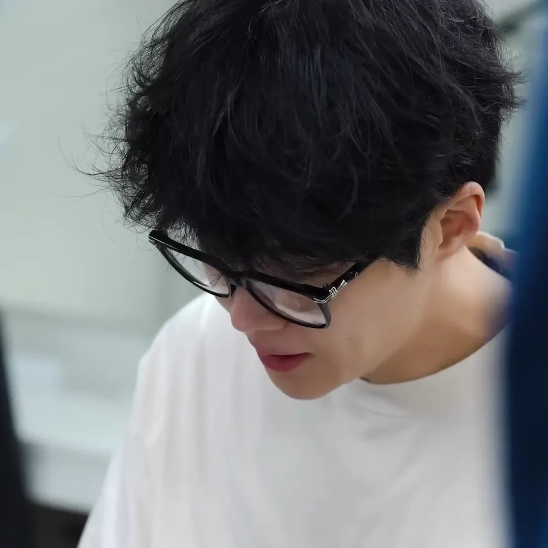 Latest photo of Kim Seonho