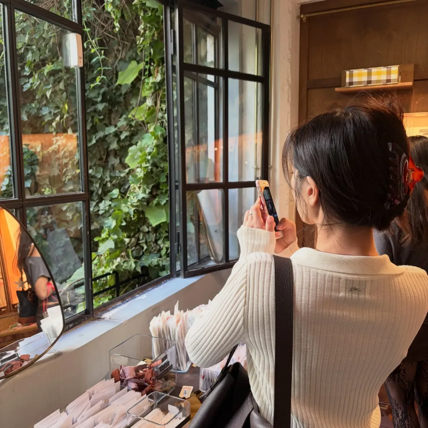 Behind-the-scenes cut of Jung Somin