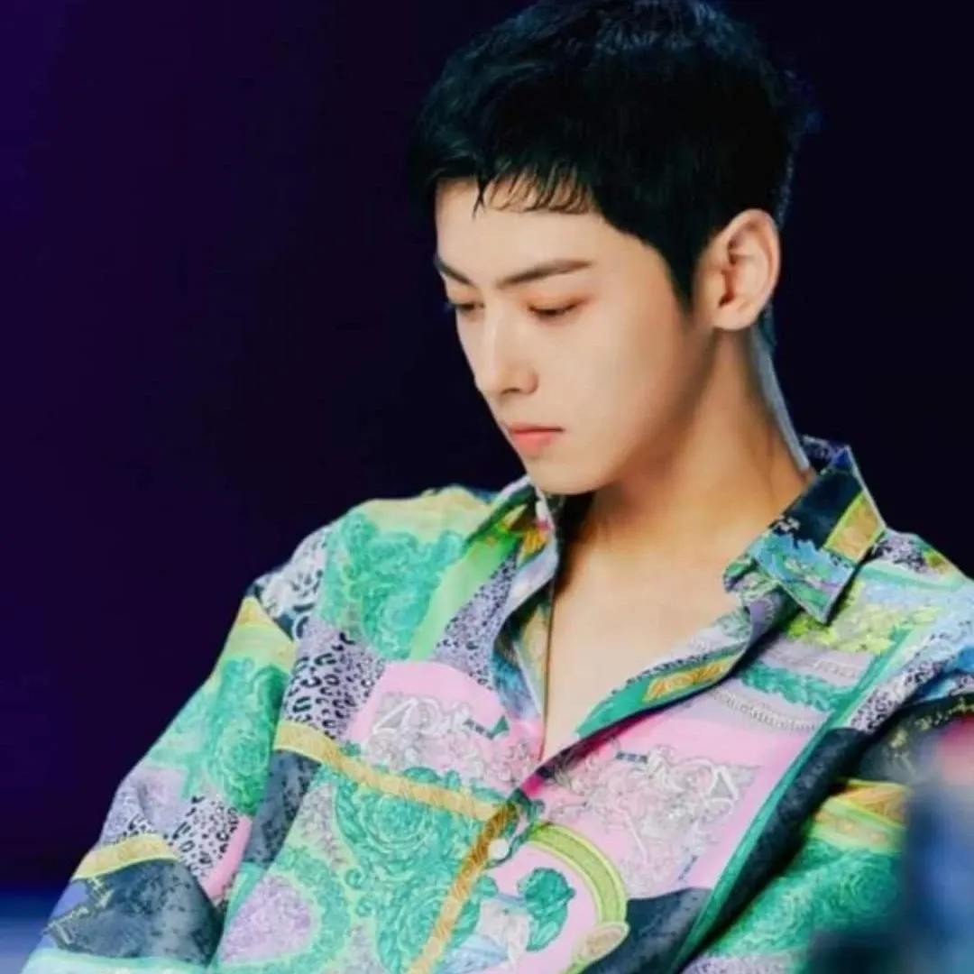 Recent activity shot of Cha Eunwoo