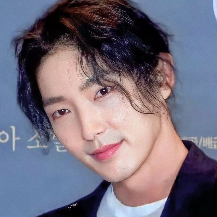 A moment captured by a fan of Lee Joongi