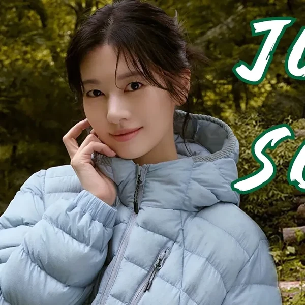 정소민의 매력을 담은 최애돌셀럽 대표 사진
