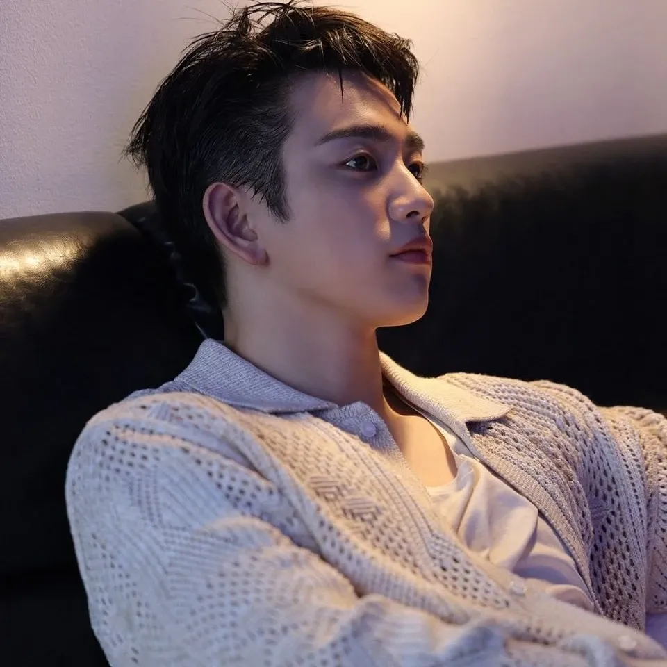 Cuplikan di balik layar dari Park Jinyoung