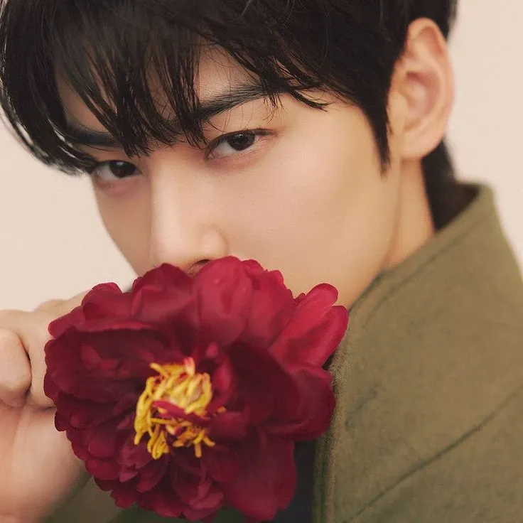 A moment captured by a fan of Cha Eunwoo
