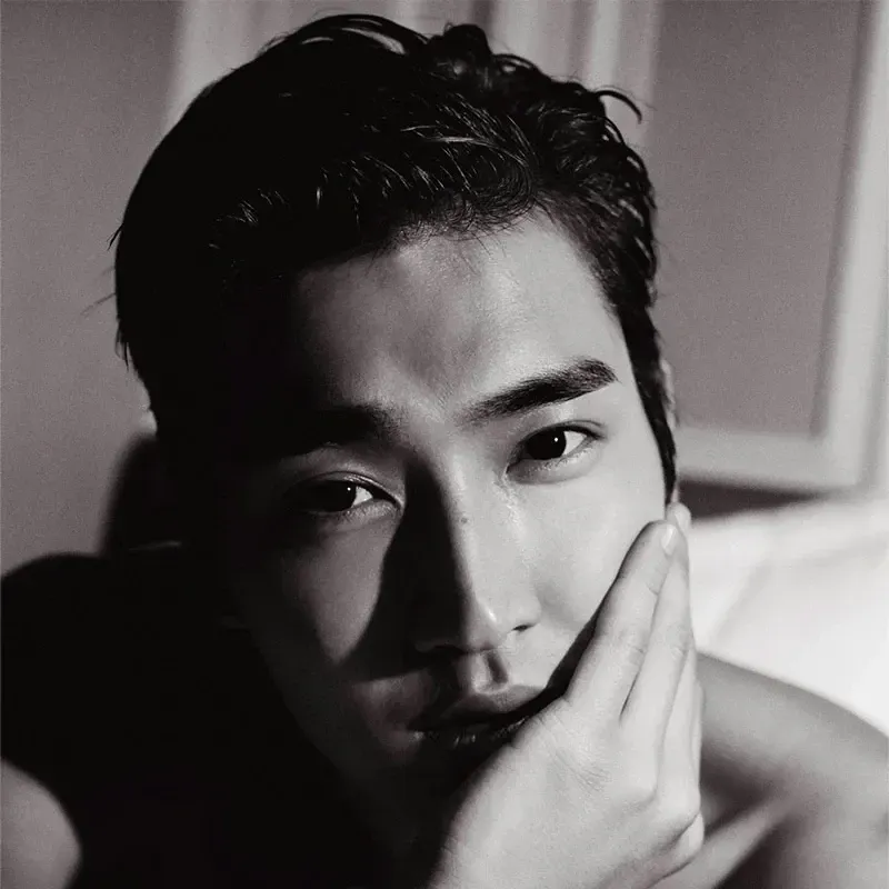 Behind-the-scenes cut of Choi Siwon
