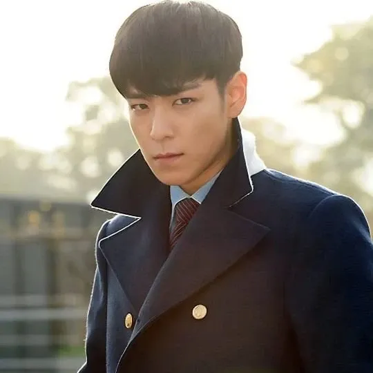 Behind-the-scenes cut of T.O.P