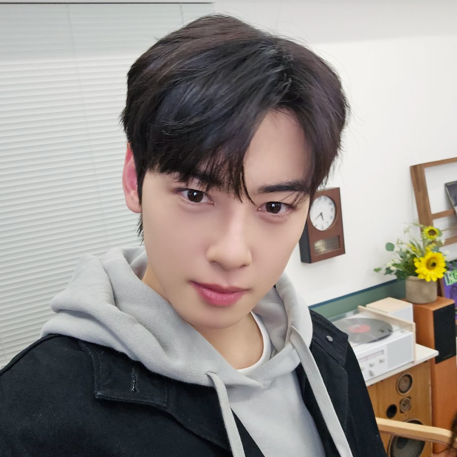 Latest photo of Cha Eunwoo