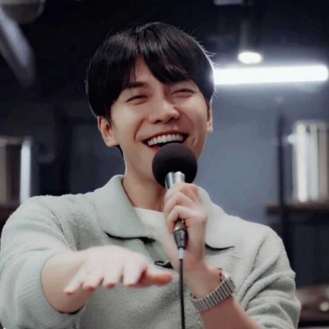 Momen yang diabadikan oleh penggemar Lee Seunggi