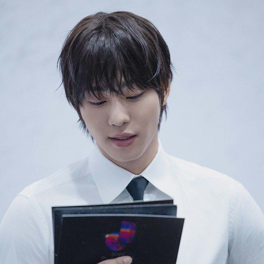 Behind-the-scenes cut of Ahn Hyoseop