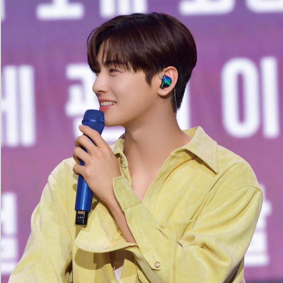 Foto kegiatan terbaru dari Cha Eunwoo