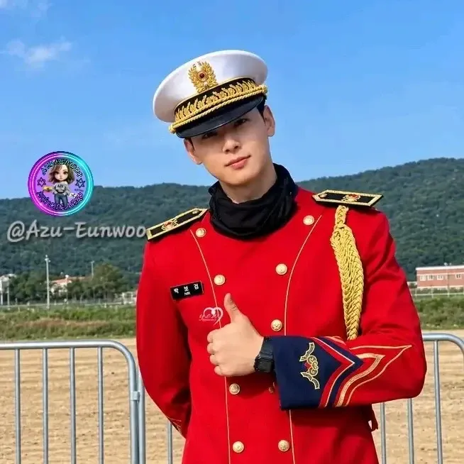 A moment captured by a fan of Cha Eunwoo