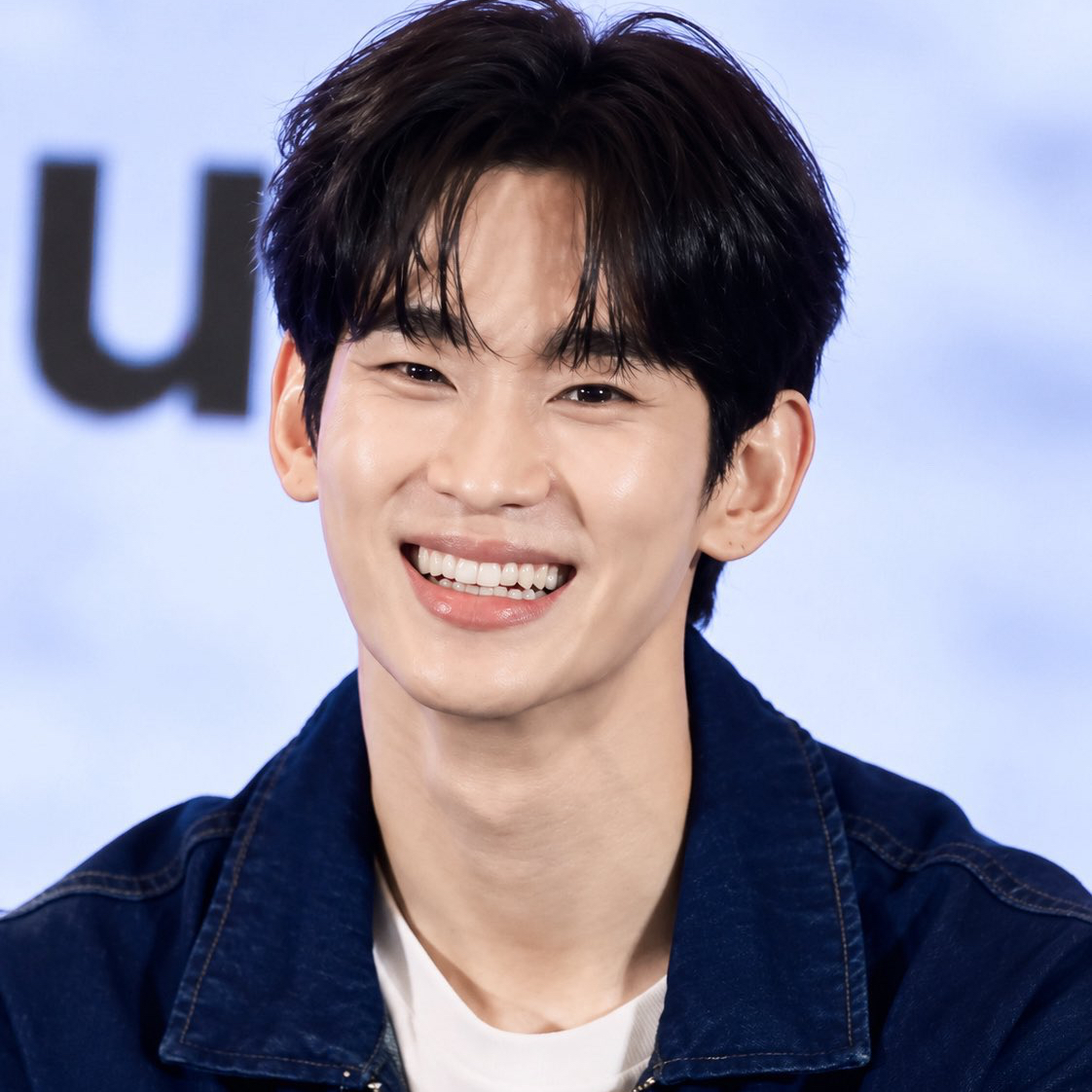 Behind-the-scenes cut of Kim Soohyun