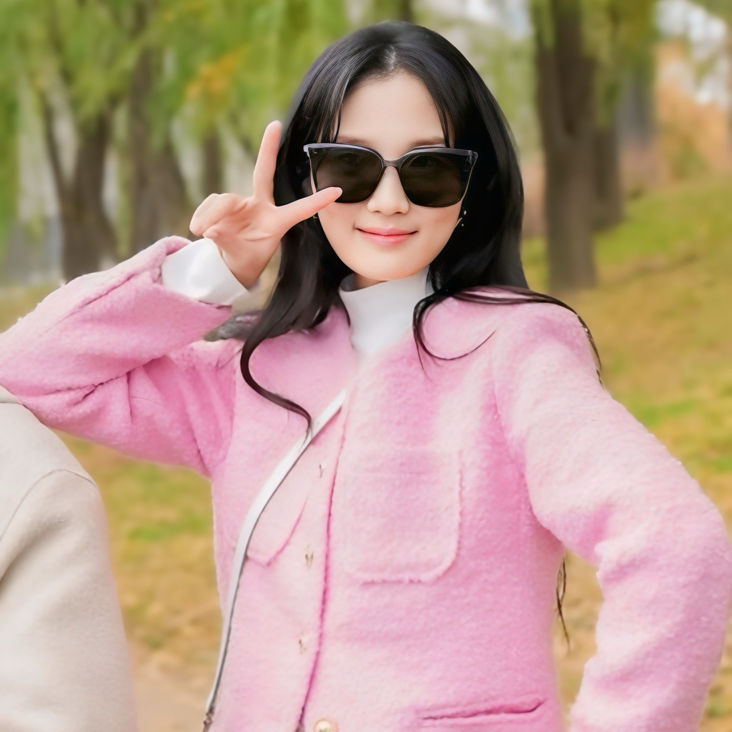 Recent activity shot of Kim Hyeyoon