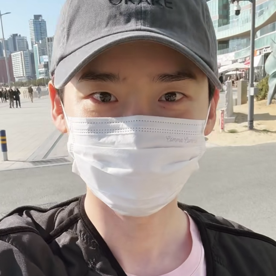 Behind-the-scenes cut of Lee Jongsuk