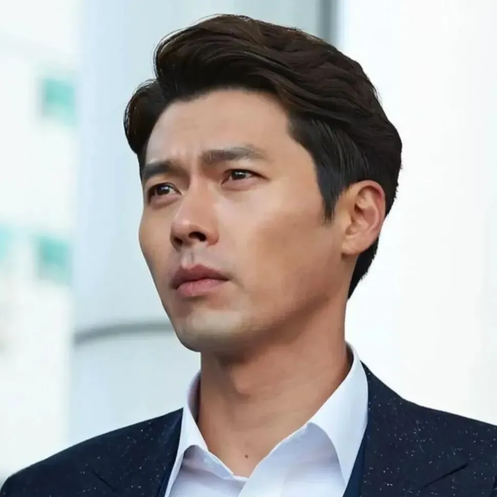 Momen yang diabadikan oleh penggemar Hyun Bin
