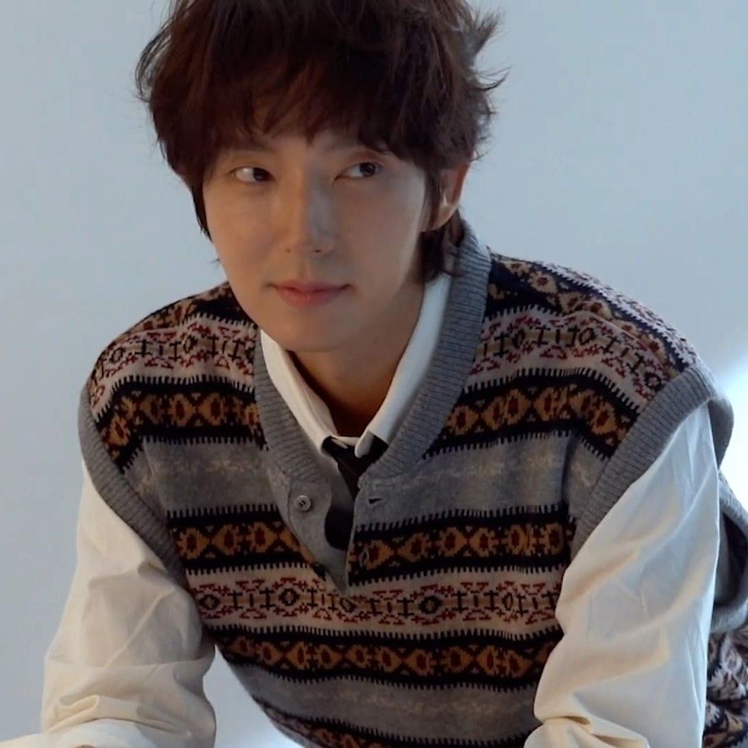 Latest photo of Lee Joongi