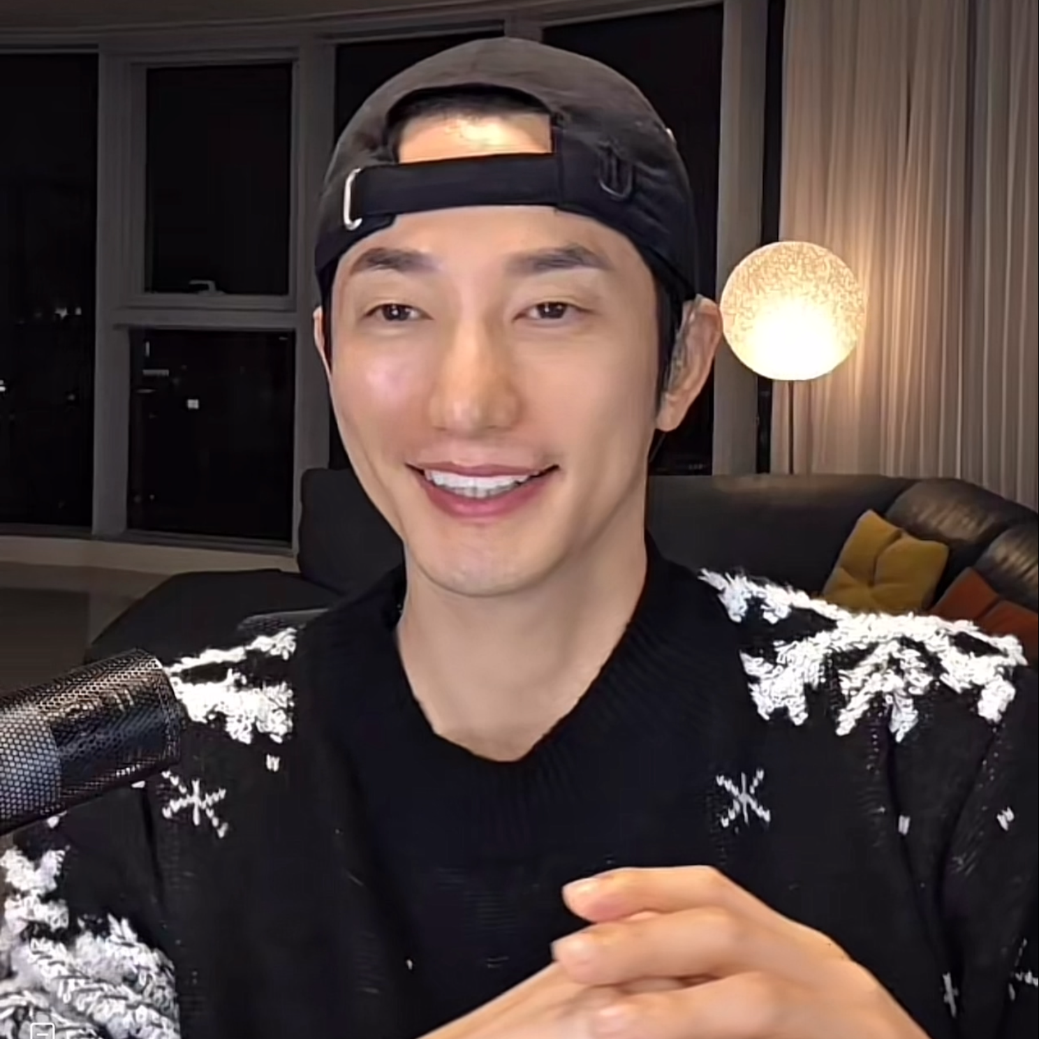 A moment captured by a fan of Park Sihoo