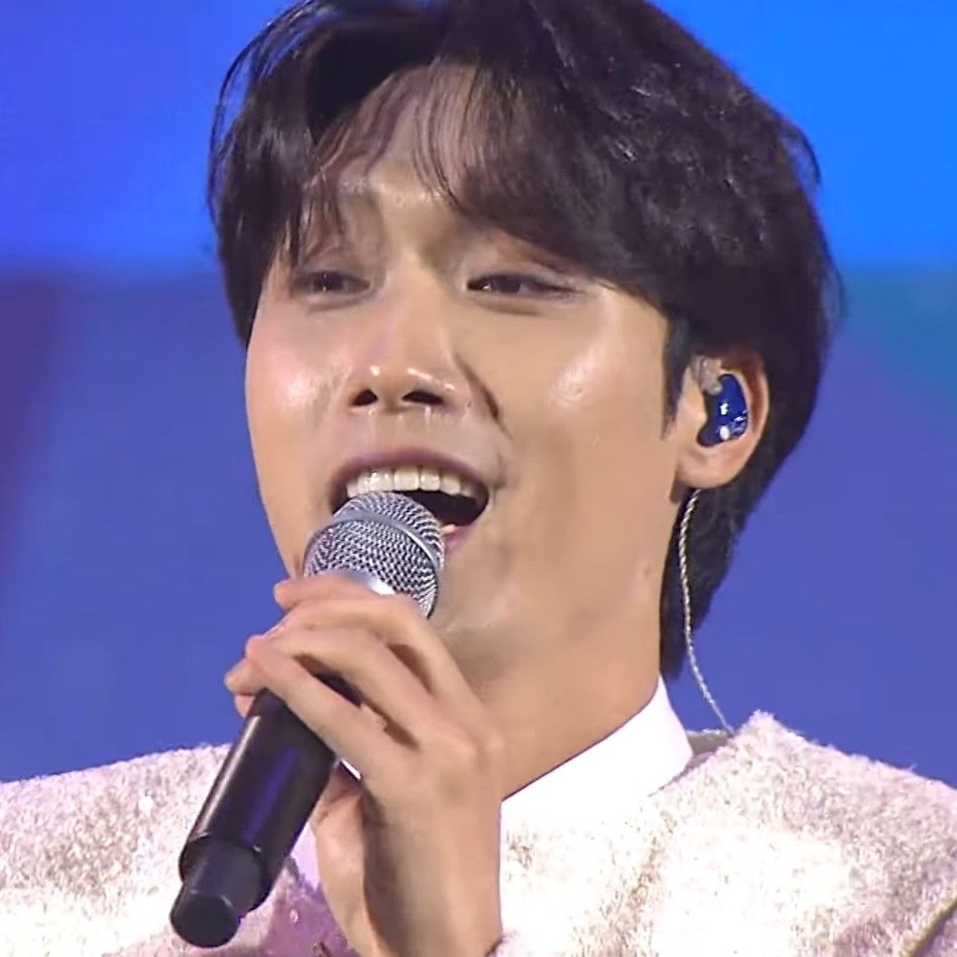 Recent activity shot of Choi Woojin