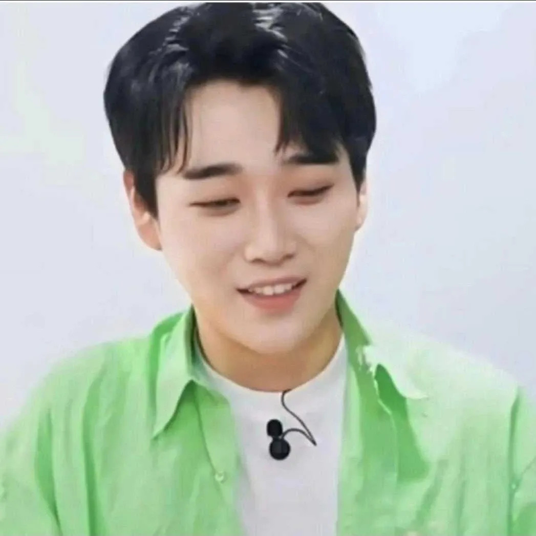Behind-the-scenes cut of Hwang Youngwoong